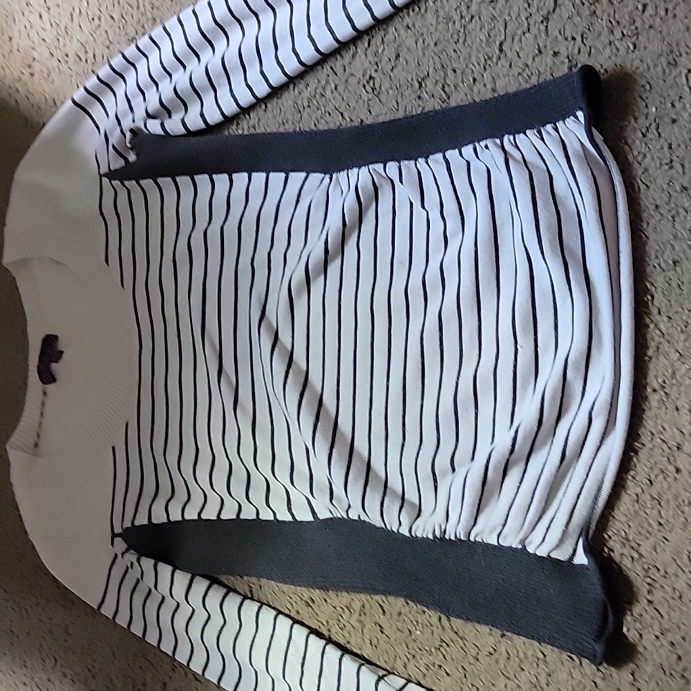 Takeout Size Medium fits like a small